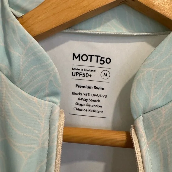 Mott50 Floral Rashguard size medium Sun protection - Picture 11 of 13